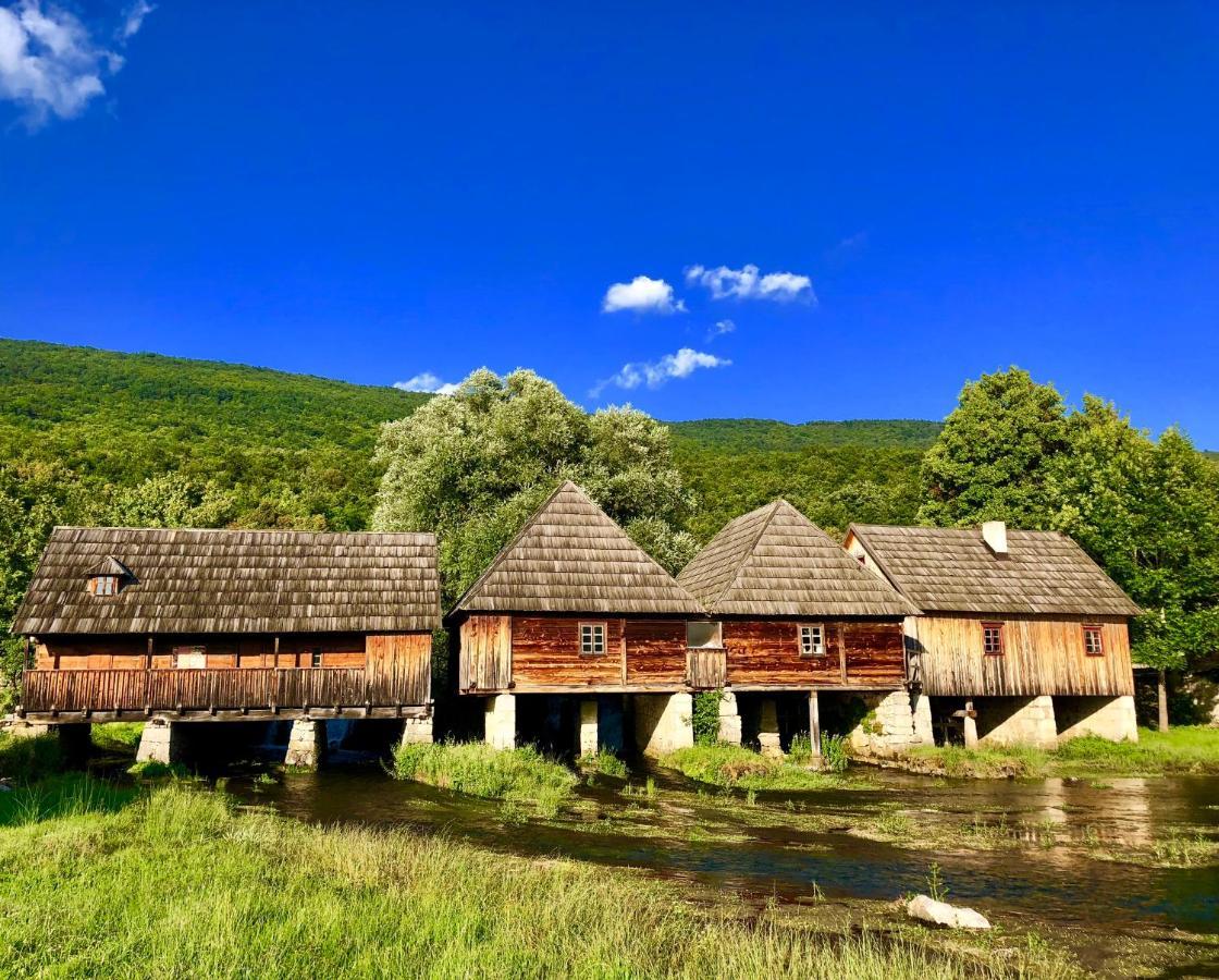 Holiday House "Mimoza" 2 Massage Pools Otočac Esterno foto